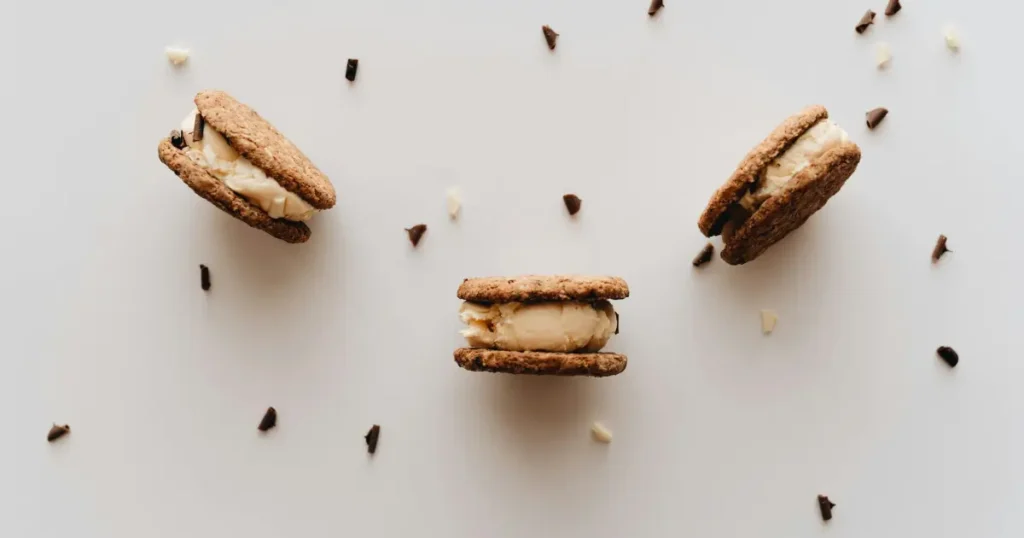 Simple and easy ice cream sandwich with chocolate chip cookies and vanilla ice cream.